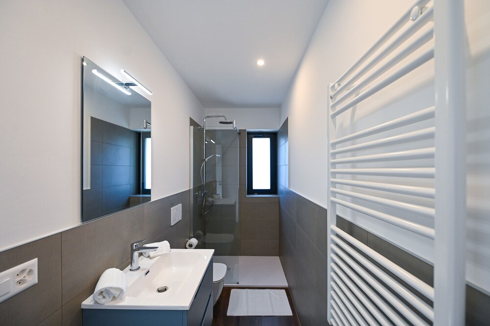 Lugano Suite Modern Concept 5