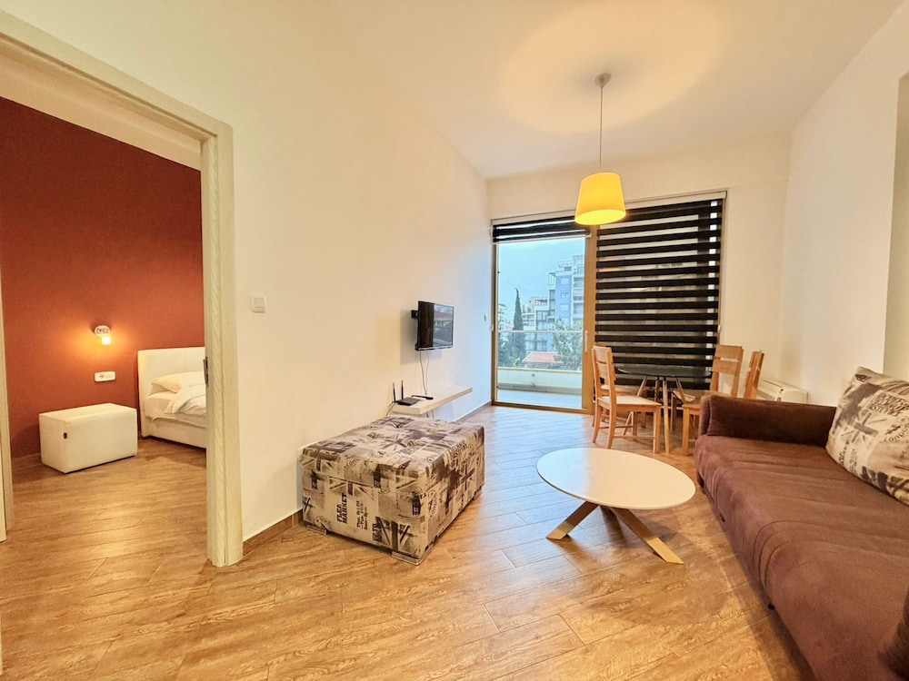 Orange Central Suites