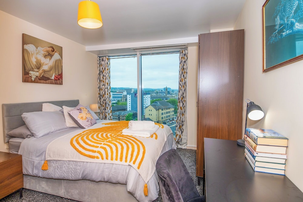City Centre Location-family Friendly-free Parking