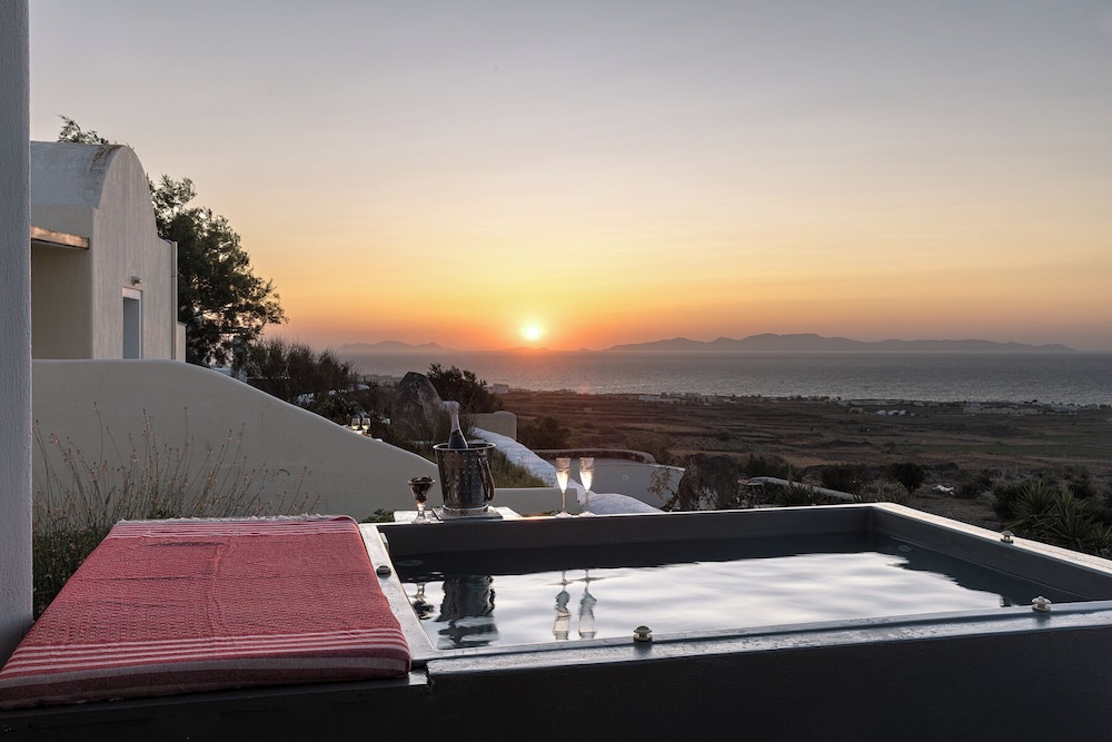 GTK Santorini Oia Sunset Villas