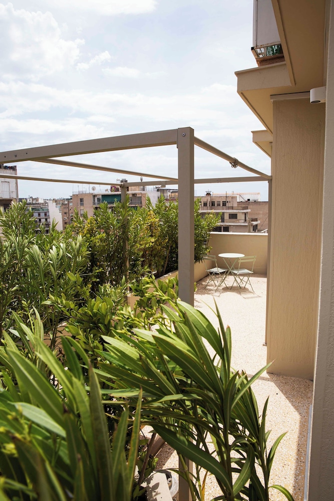 Contemporary Athenian Escape GHH