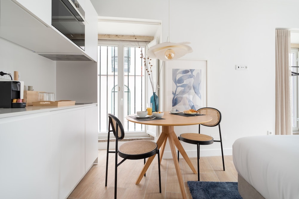 Lapa Diplomatic Flat 0 3 by Feel Lisboa