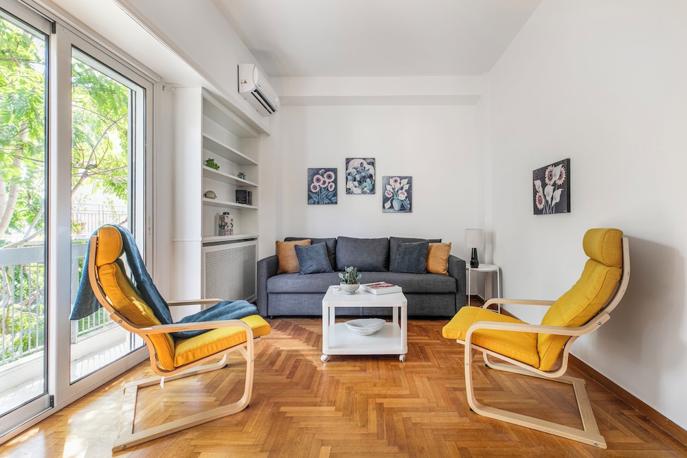 Artsi - 3BR Apt w Balcony in Athens