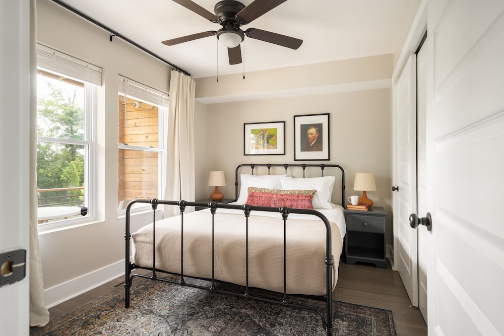 Mccreery by Avantstay Stylish Spacious Nashville Flat w Modern Design