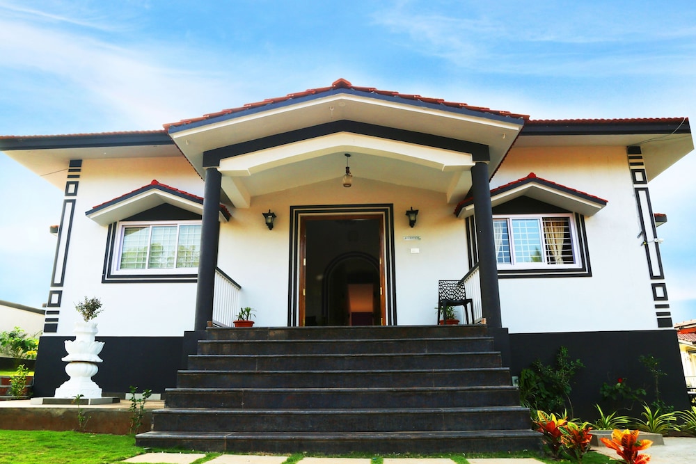 Vagator Retreat Resort With Swimming Pool