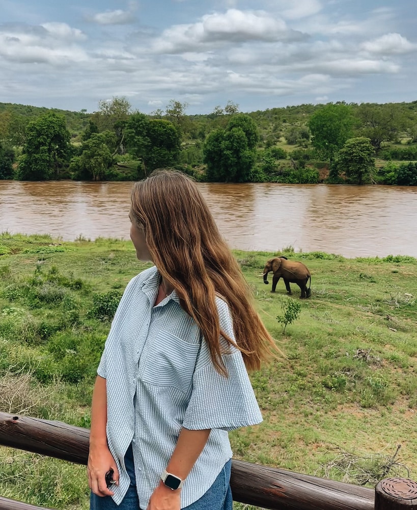 Nyati Safari Lodge