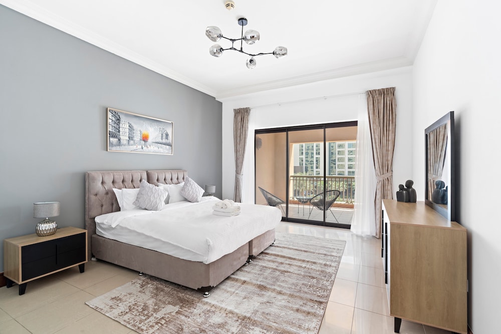 StoneTree - Golden Mile 5 2BR - Beach Access