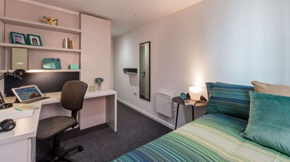Modern Rooms in COVENTRY view 3