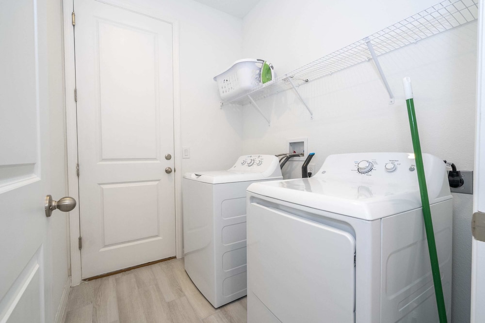 Gorgeous 4Bd W/ Gameroom Close To Disney @ Glen West Haven 2198