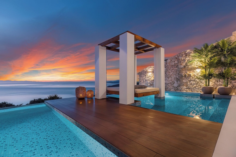 Emerald Villas & Suites
