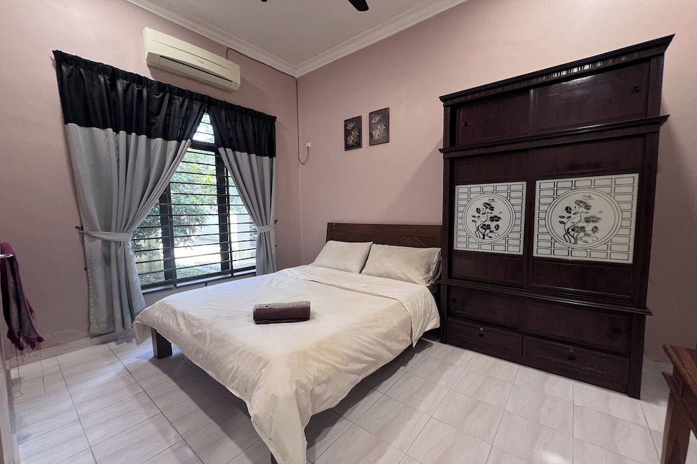 Nurbayu Villa (3 and 4 bedroom Villa) Kemaman