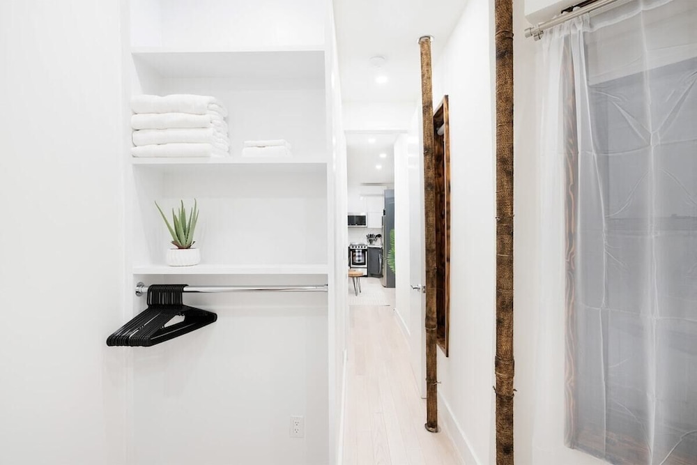 48 Midtown West Apt