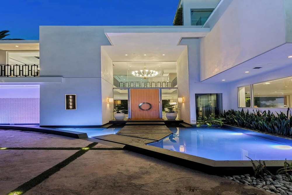 Alta Royale - Exquisite Designer Retreat Near Soho House & Rodeo Drive