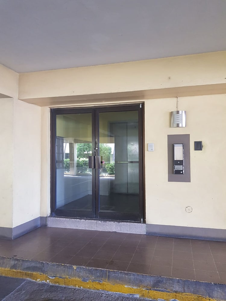 New Kingston Apt at Kensington Court