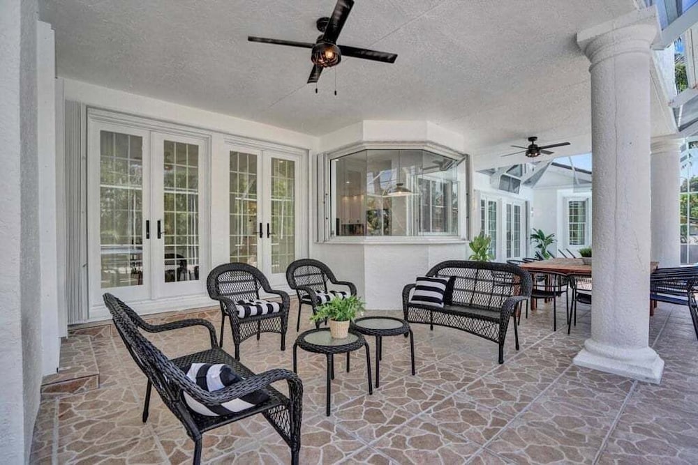 6br Elegant Hollywood Lakes Mansion W/ Pool & Spa 6 Bedroom Home