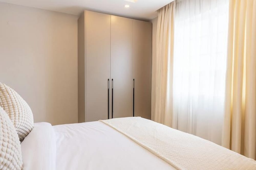 Lux Suites Studio City Apartments