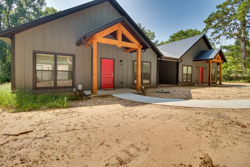 Modern Norfork River Cabin Rental w/ Shared Dock! view 4