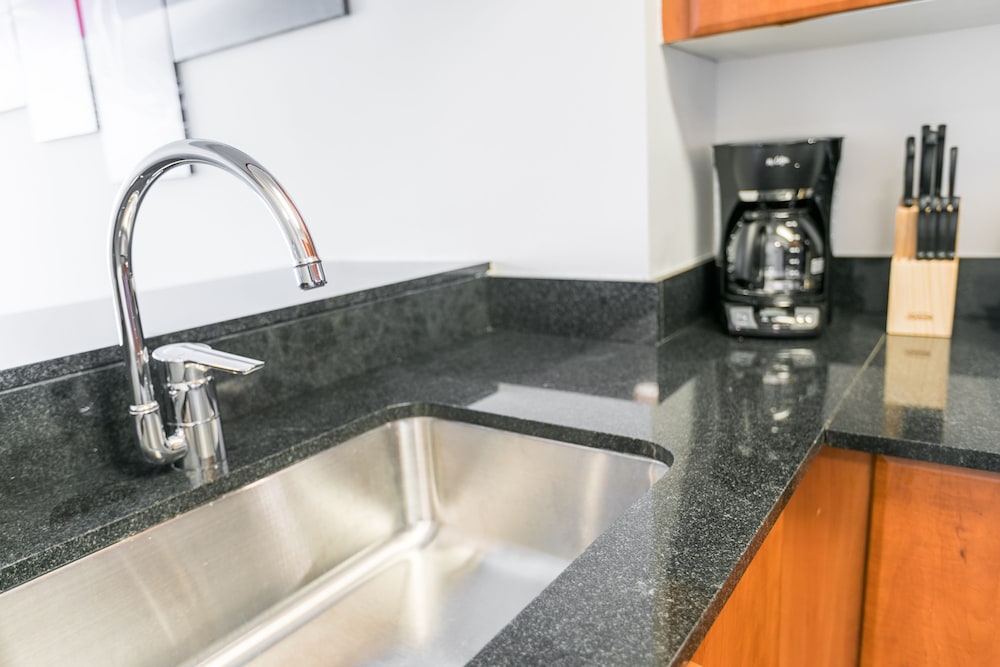 Beautiful 1 Bed Fully Furnished Apartment