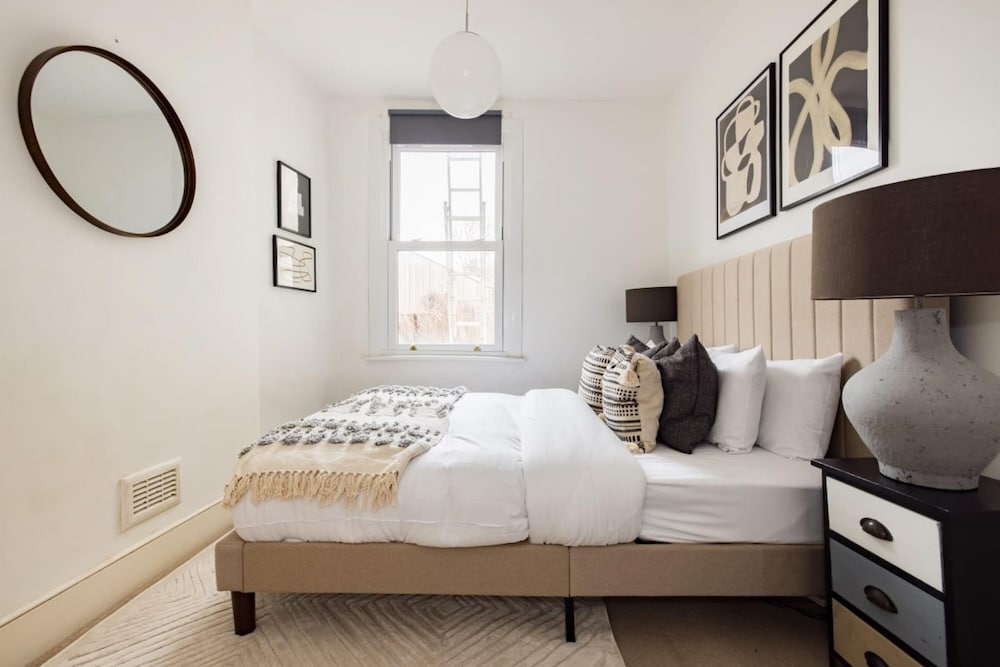The Brockwell Park Place - Bright 2bdr Flat