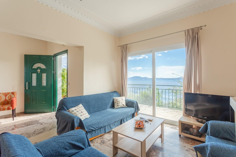 Sofia Large Private Pool Walk to Beach Sea Views A C Wifi Car Not Required - 1552 view 5