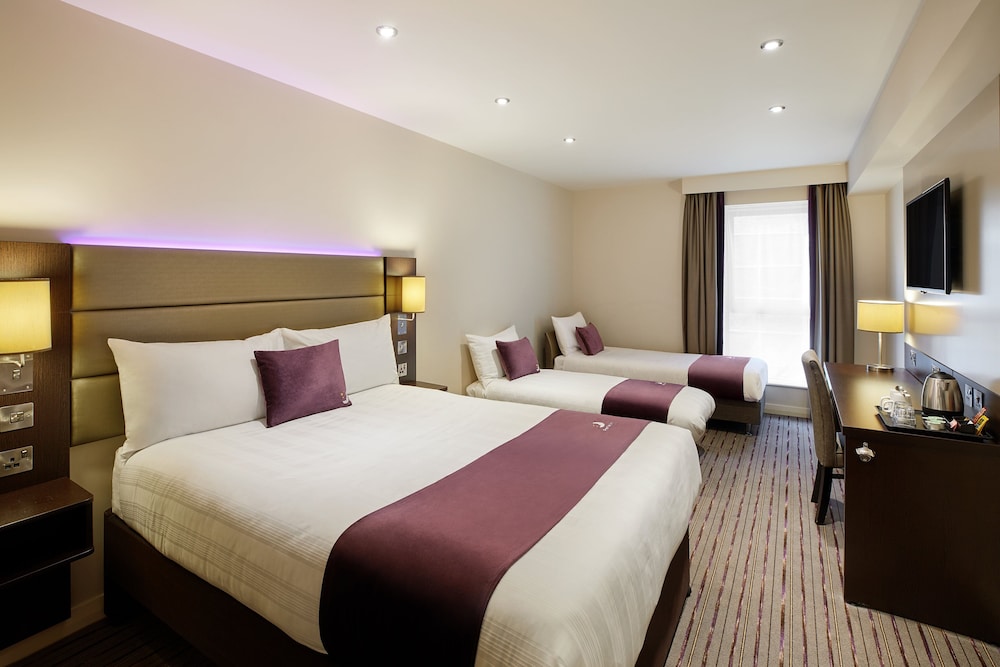 Premier Inn Caerphilly Crossways