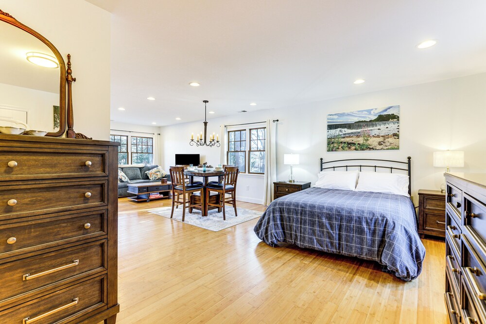 < 3 Mi to Uconn: Peaceful Home on Pine Lake