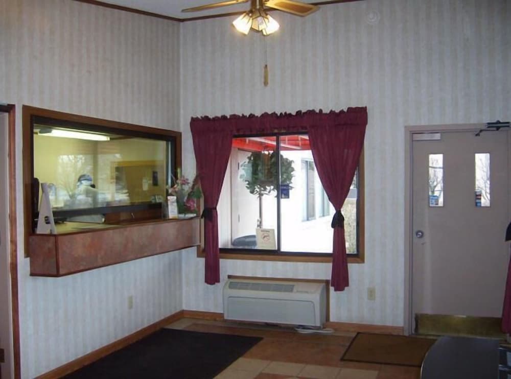 Budgetel Inn & Suites view 2