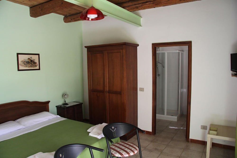 Photo 10
