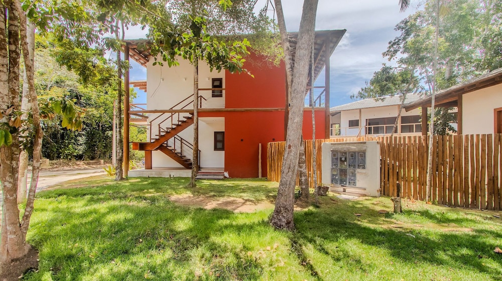 Houses in the Ecovillage D'ajuda Condominium - EVL