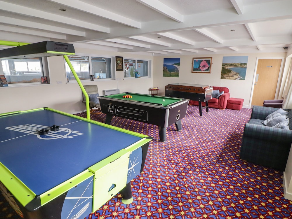 13 Gower Holiday Village