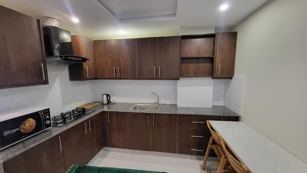 C Suites view 3