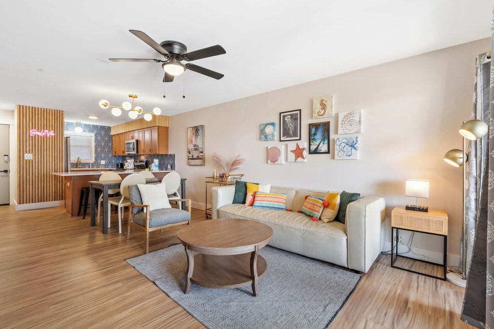 Seaside Beach & Racquet Club 2207