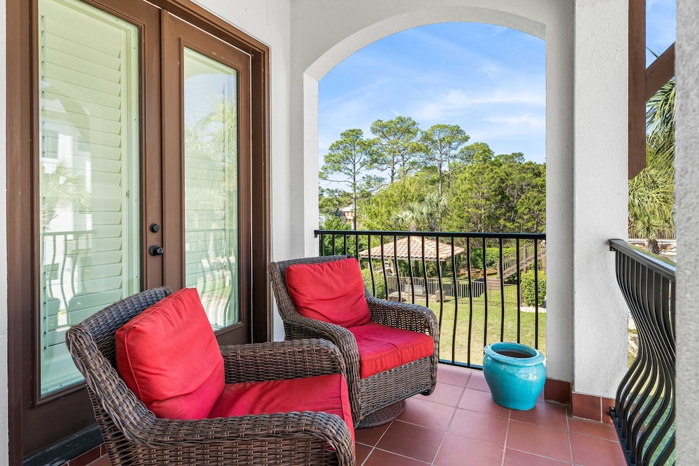 Modern Stay Near 30A w Pool Balcony Golf Cart Rental 30A Sunset Cove