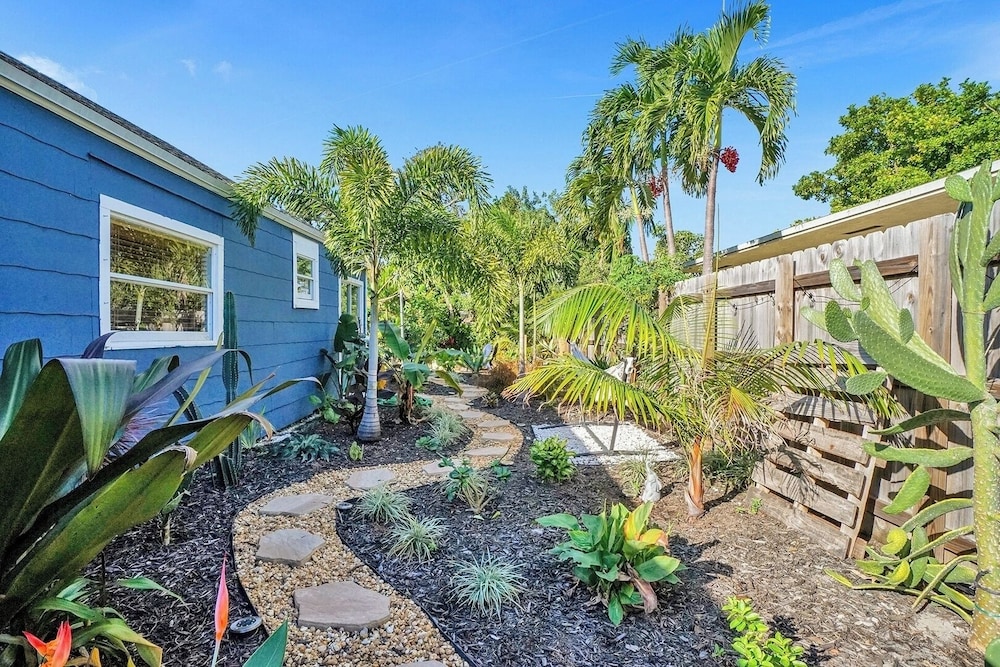 Zen 2br, 7 Min From Beach & Airport, Save Now!