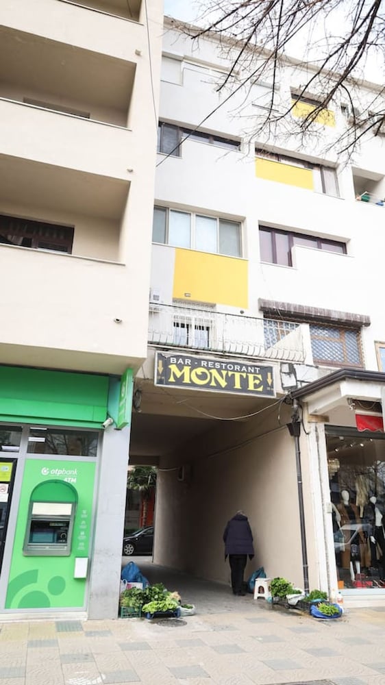 Kron s Apartment in Shkod r