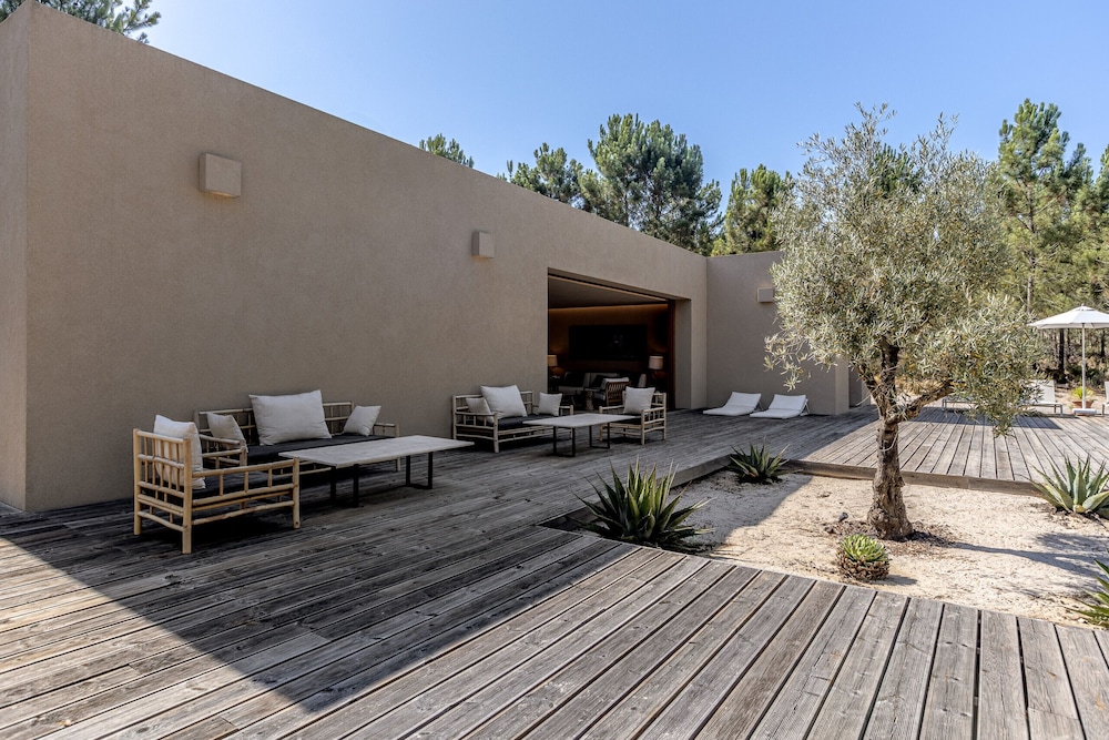 Melides Premium Villa With Pool by Homing