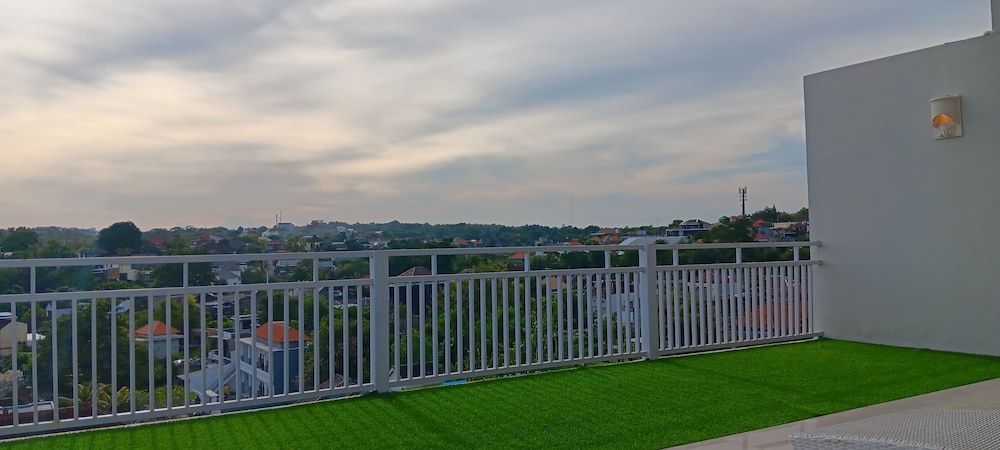Sarining 2BR Villa with Pool
