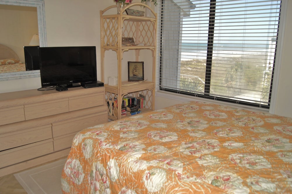 Sea Cloisters 303d