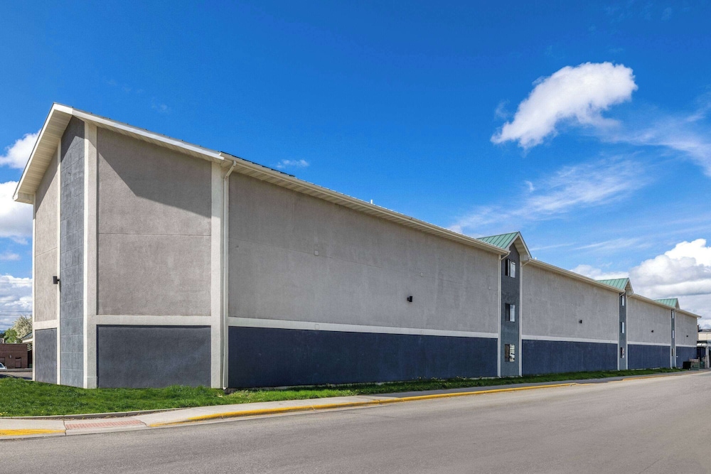 Butte Vacations - Wingate by Wyndham Butte City Center I-15/I-90 - Property Image 2
