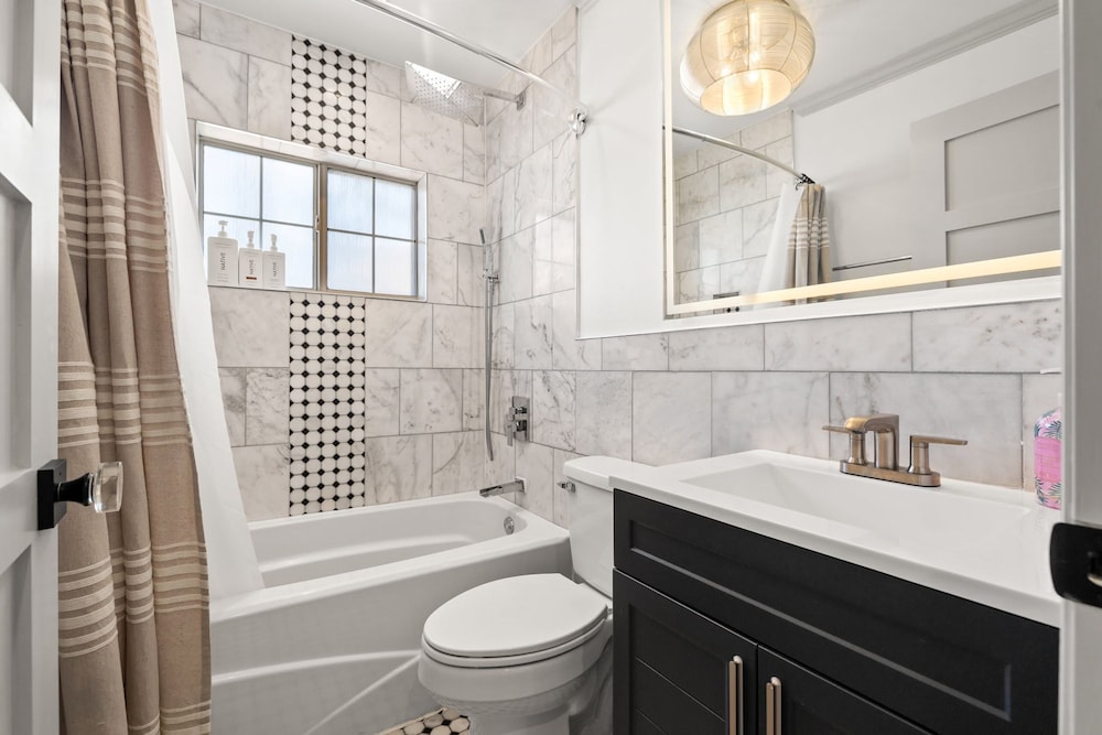Stylish Villa Near Treasure Island Beaches