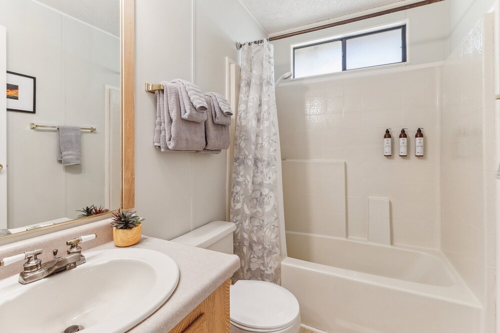 Lincoln Lodge 2 Bedroom Cabin by Yosemite Region Resorts