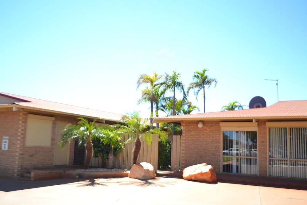 The Lodge Motel