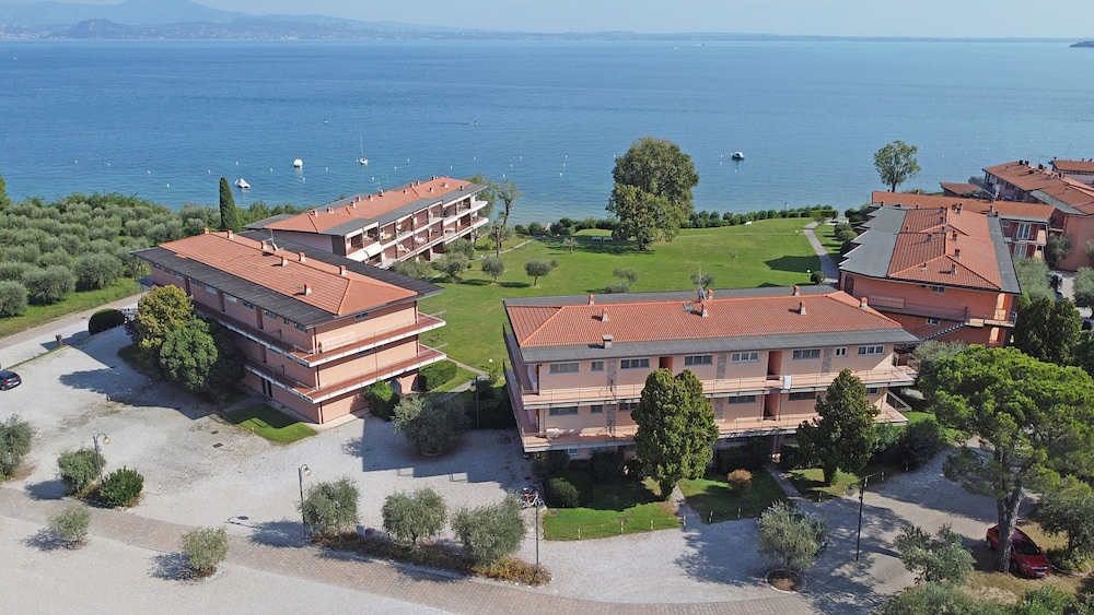 Specchio sul Lago in Manerba del Garda