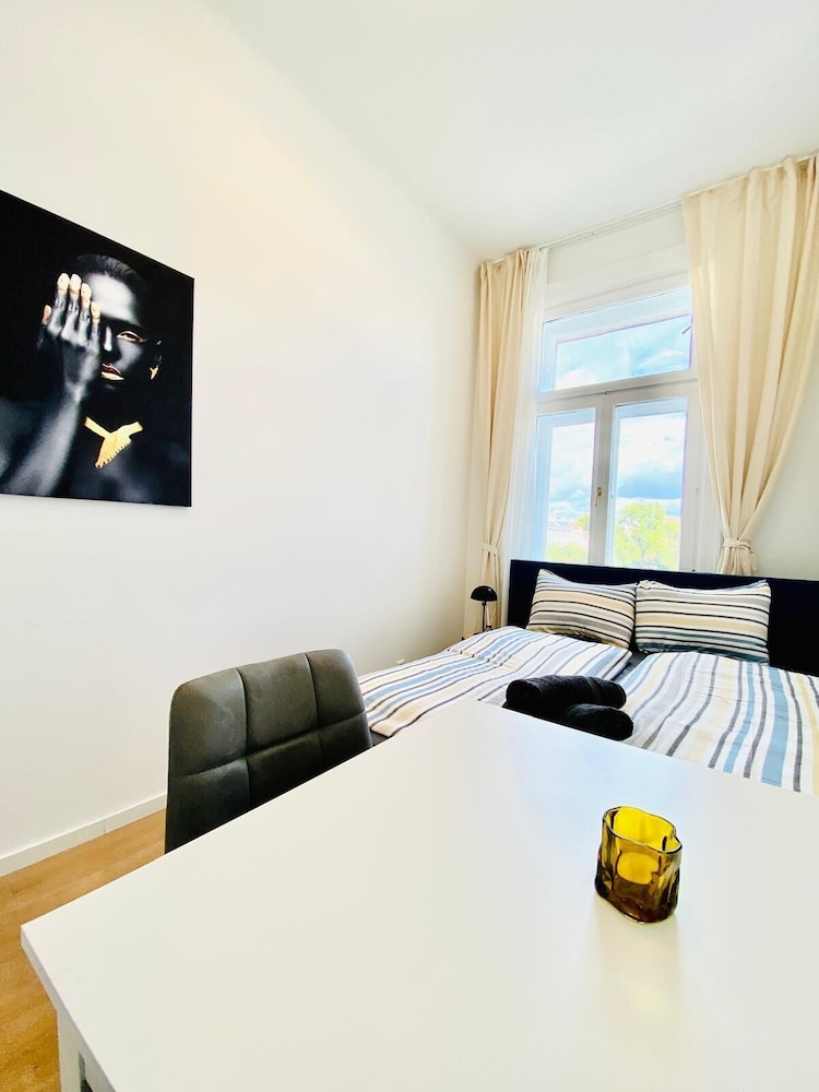 Comfortable 5BR Stay Near Westbahnhof