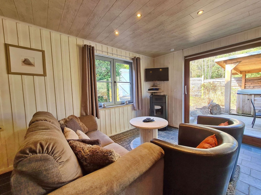 Chalet Near Durbuy With Garden & BBQ