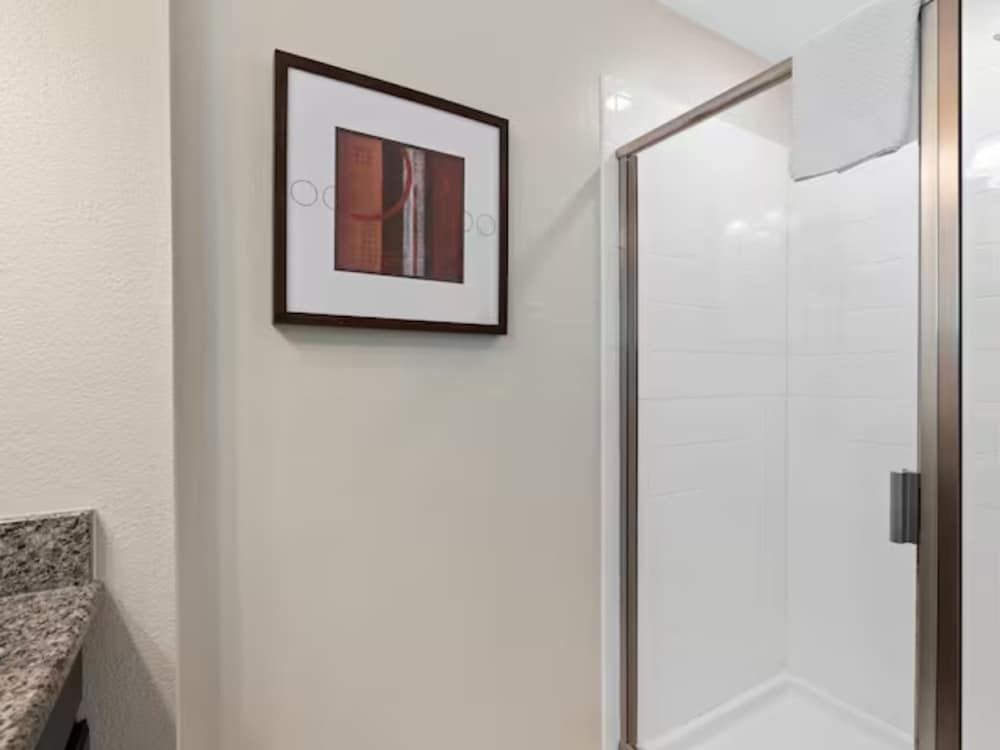 Free Amenities Spacious Home King Beds