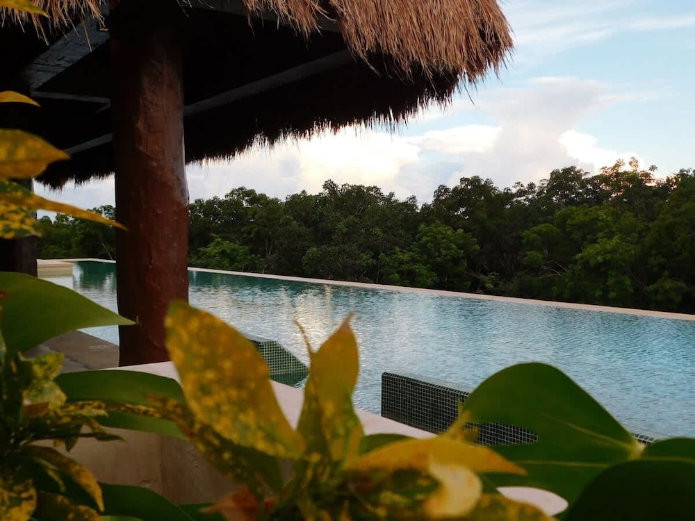 2 BR Amazing Pool Top Amenities Wifi 2FL Gym