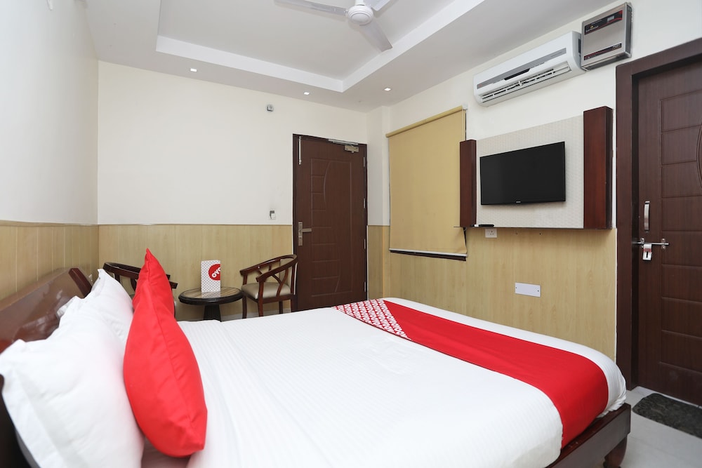 OYO 2295 Hotel Razia Inn view 3