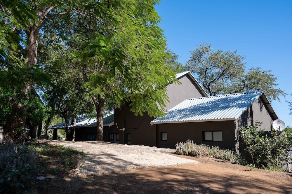 Bushriver Lodge