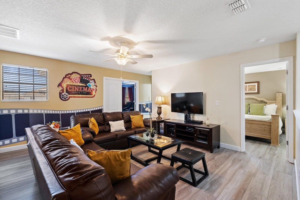 1437 Moon Valley Dr